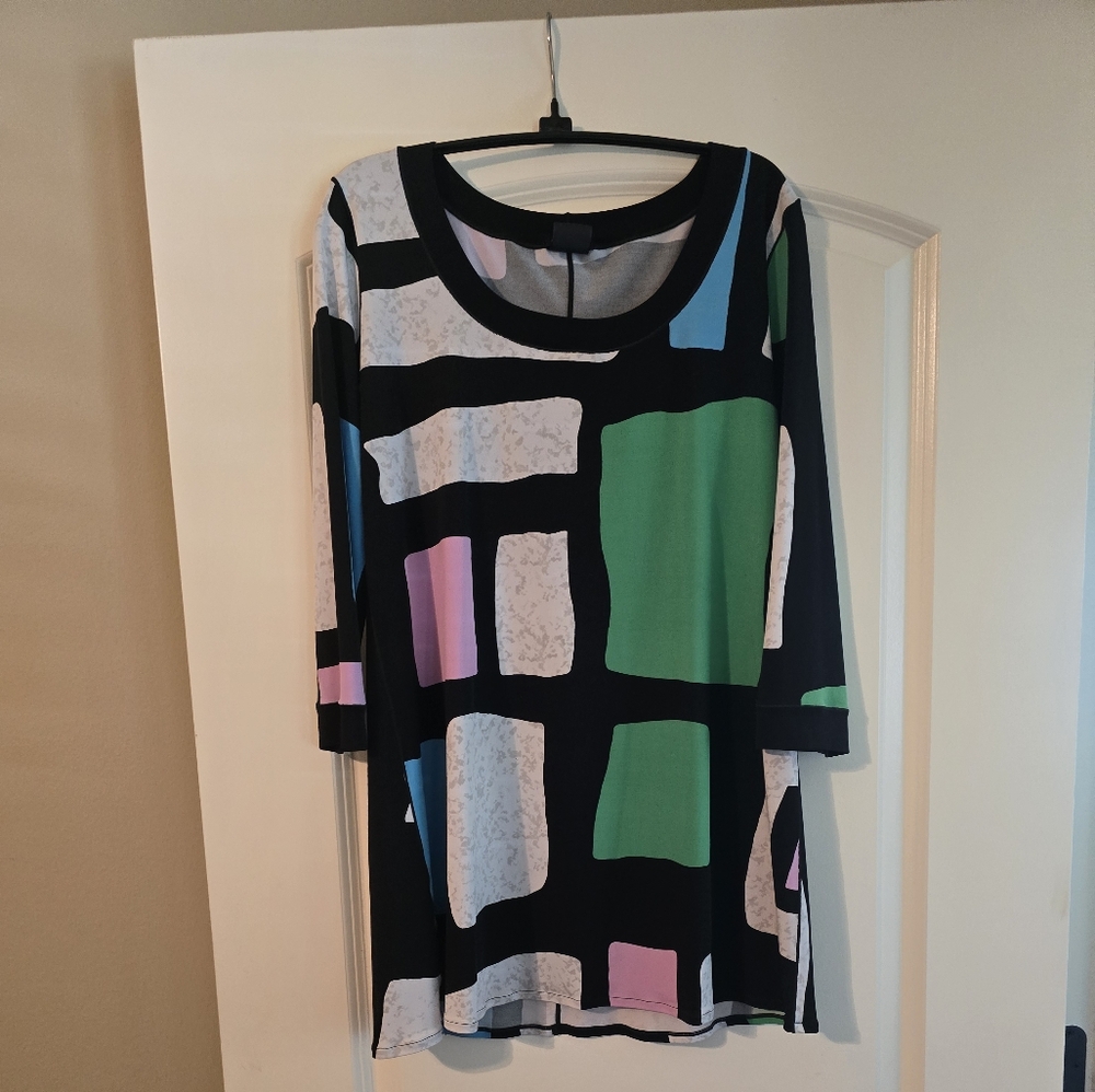 Eva Varro Blue and Gray Patterned Top